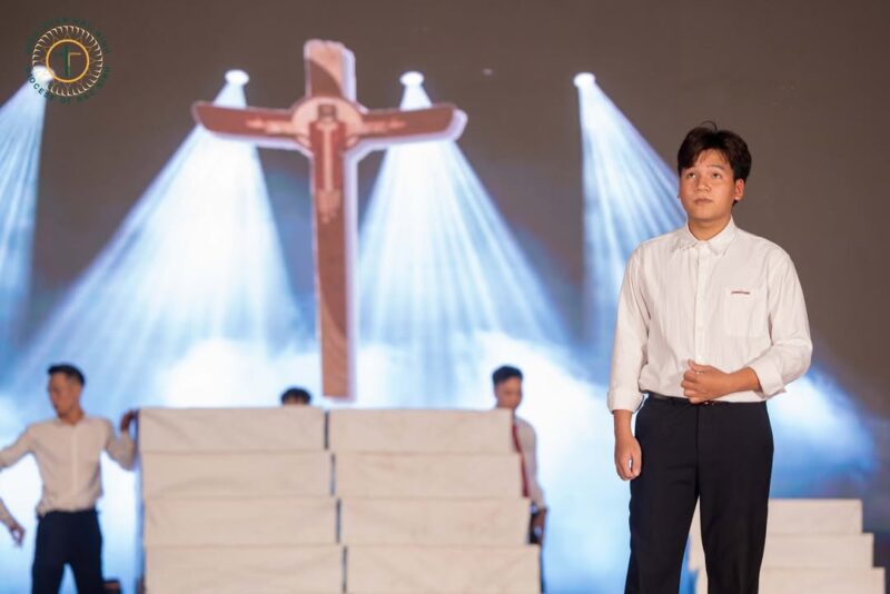 fb-732768673513037_1163575752565974