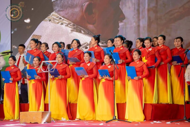 fb-732768673513037_1163575752565974