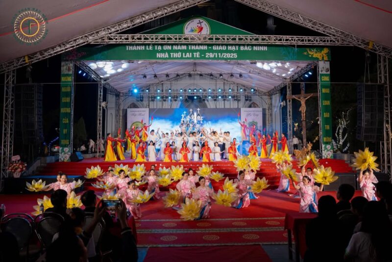 fb-732768673513037_1163575752565974