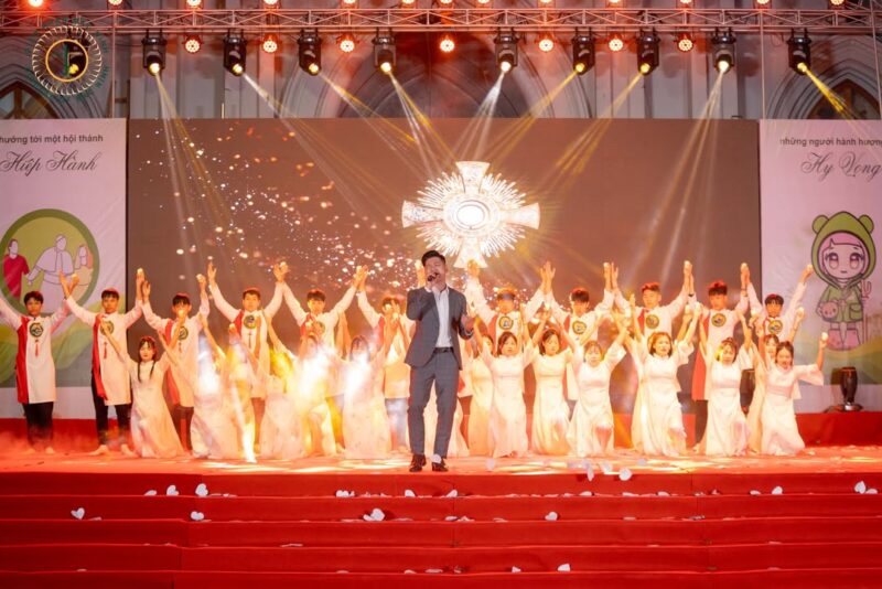 fb-732768673513037_1163575752565974