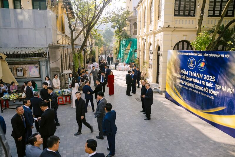 fb-1578851229095483_1257336369770935