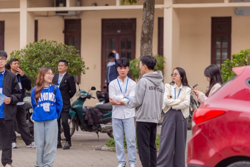 fb-104570015177619_872905821911832