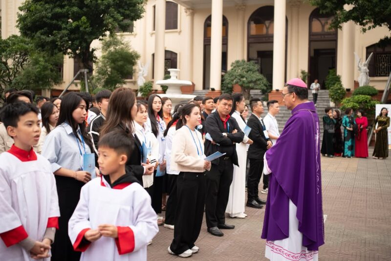 fb-104570015177619_873179981884416