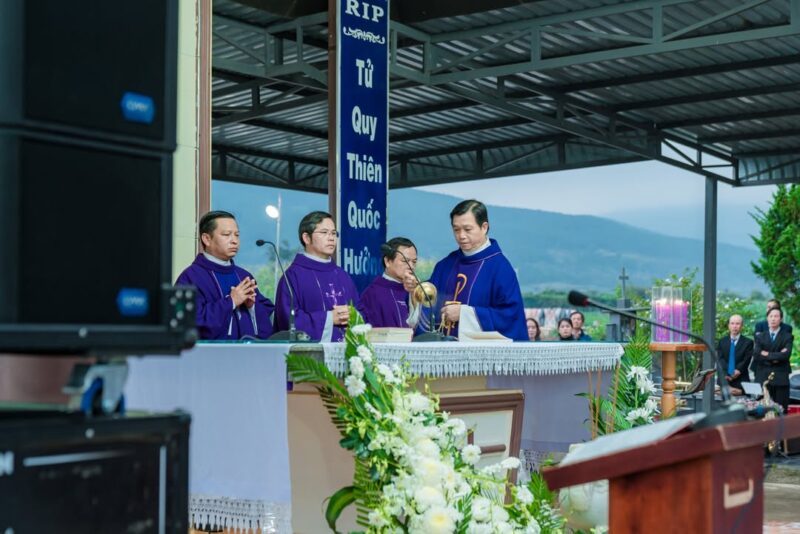 fb-161015470626458_1262934302537308