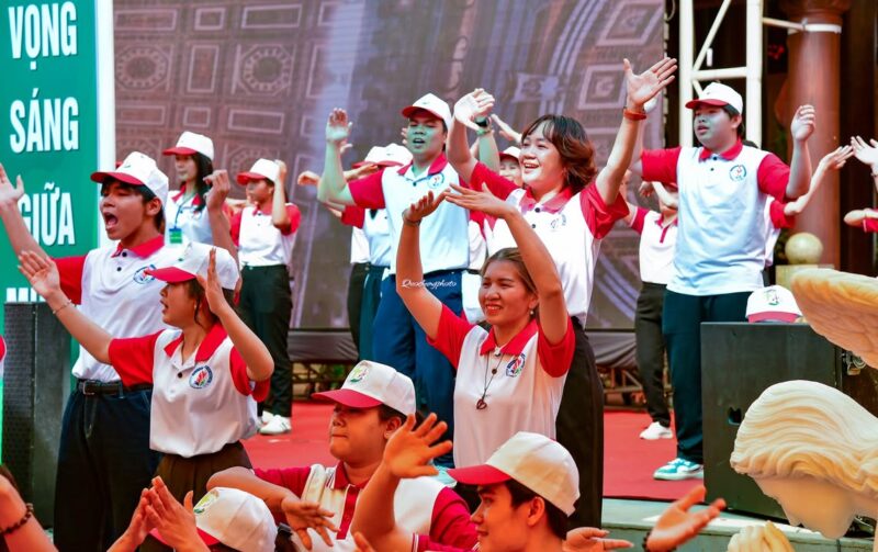 fb-161015470626458_1262839065880165