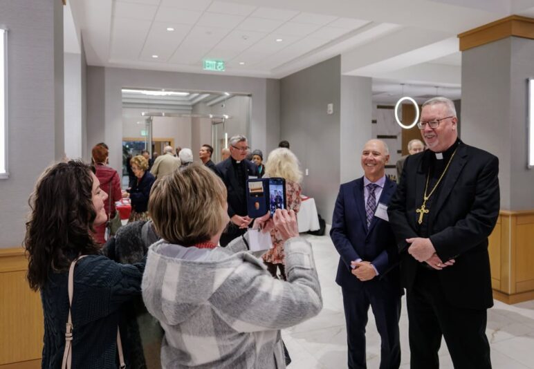 fb-424801330909662_1286346646852343