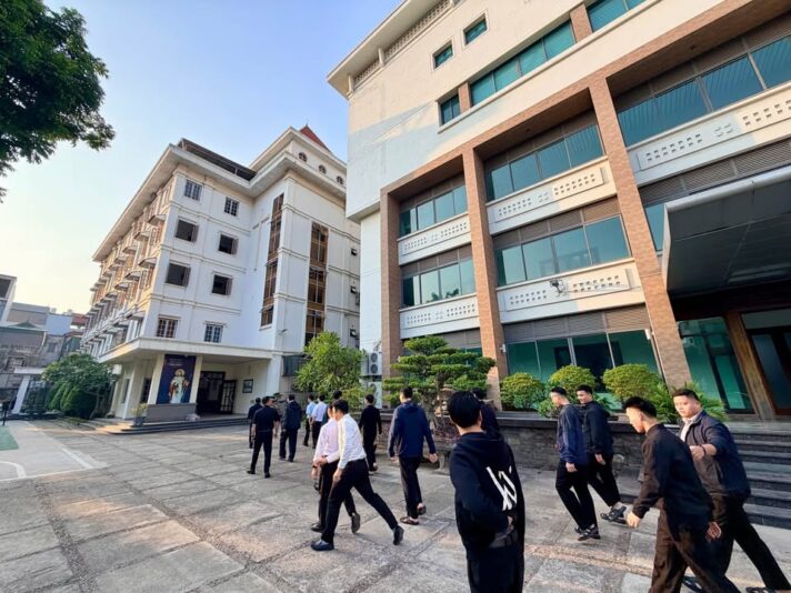 fb-104570015177619_874002355135512