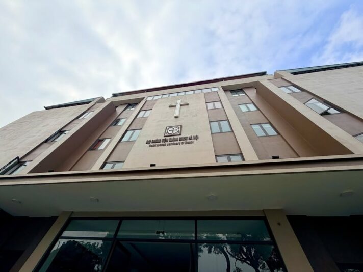 fb-104570015177619_873762451826169