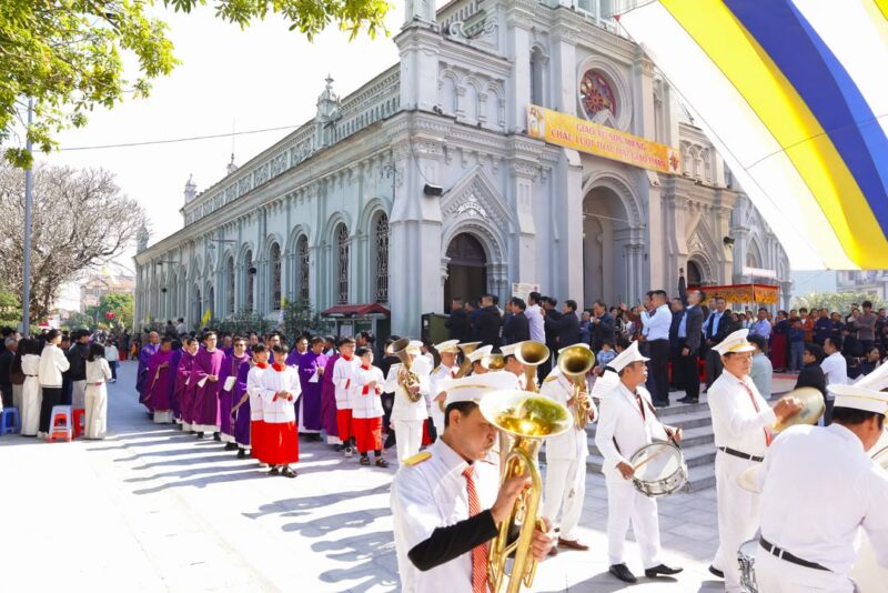 fb-1578851229095483_1258745786296660