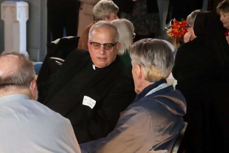 fb-1094082193990443_1308223924680741