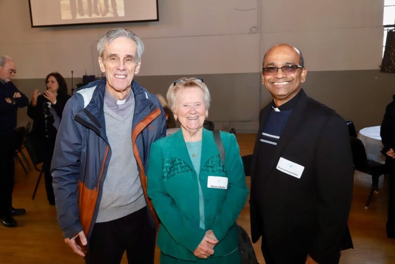 fb-1094082193990443_1308223924680741