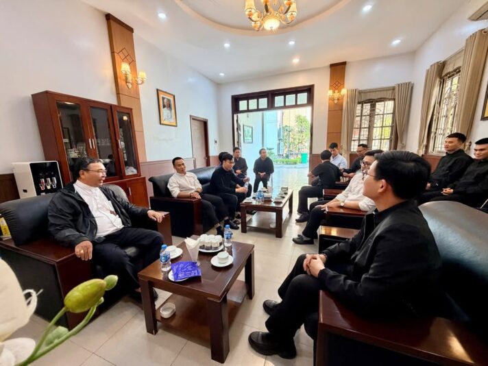 fb-104570015177619_874002355135512