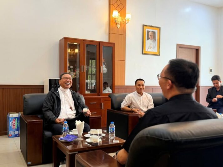 fb-104570015177619_874002355135512