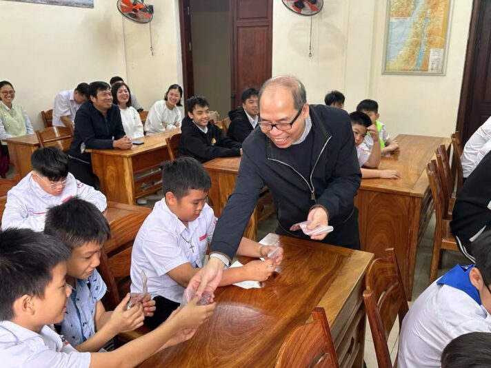 fb-104570015177619_874790678390013