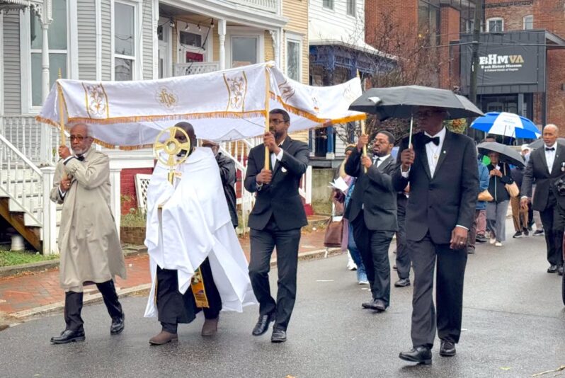 fb-168358359553_1208454064718365