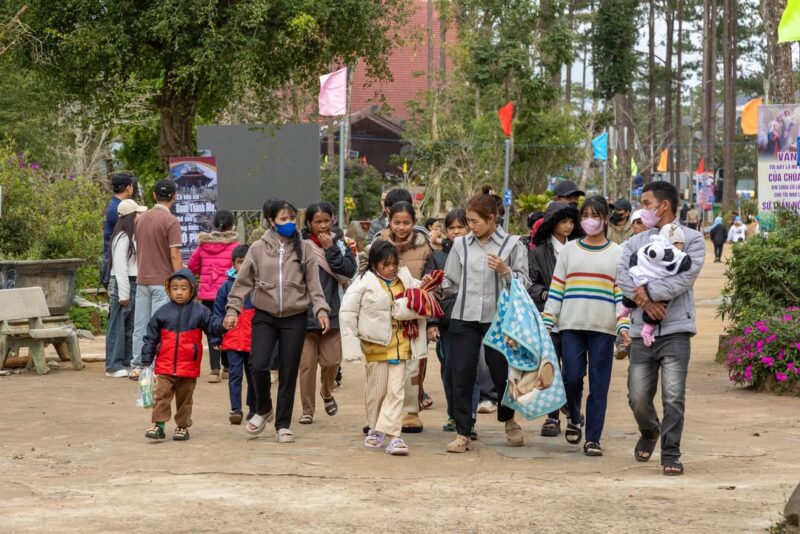 fb-355197651262616_1351367133685373