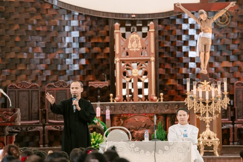 fb-732768673513037_1171082581815291