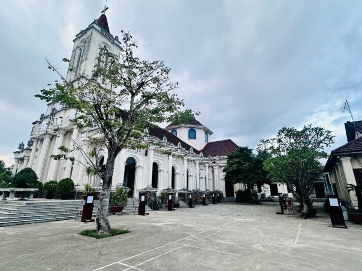 fb-422222558355253_1302637068573423