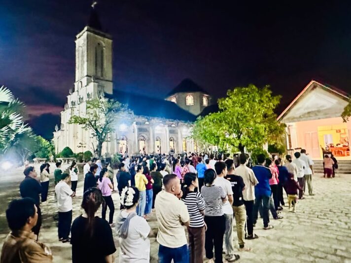 fb-422222558355253_1302637068573423