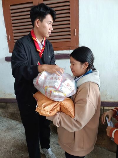 fb-422222558355253_1302615655242231