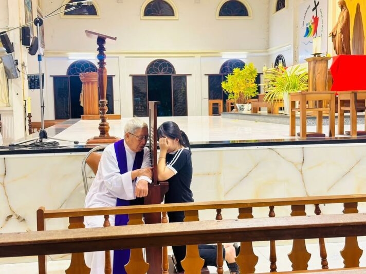 fb-422222558355253_1302637068573423