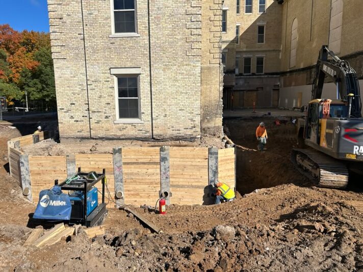 fb-355703527834405_1323177889853013