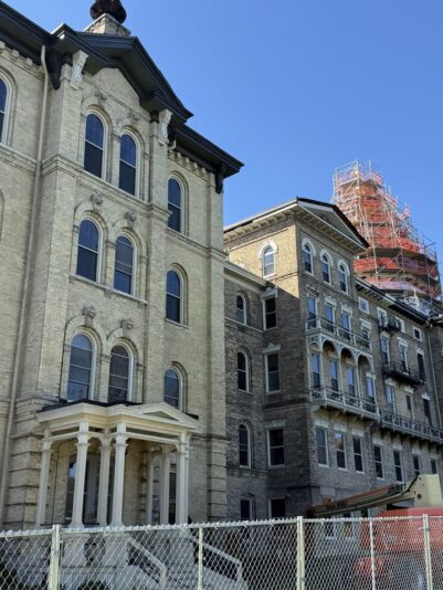 fb-355703527834405_1323177889853013