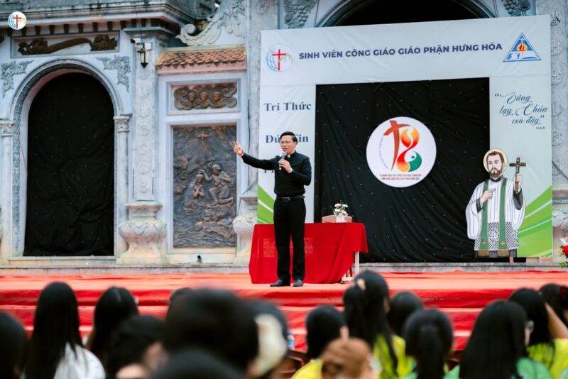 fb-426093730830355_1290503443111988