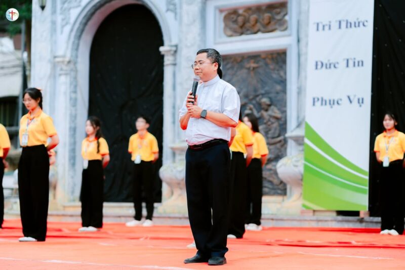 fb-426093730830355_1290503443111988