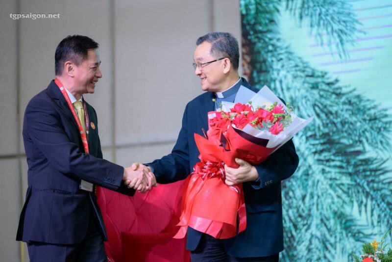 fb-1407235966182611_1170610568549644