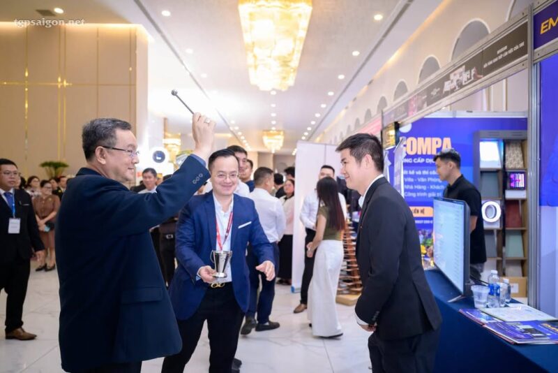 fb-732768673513037_1173106361612913