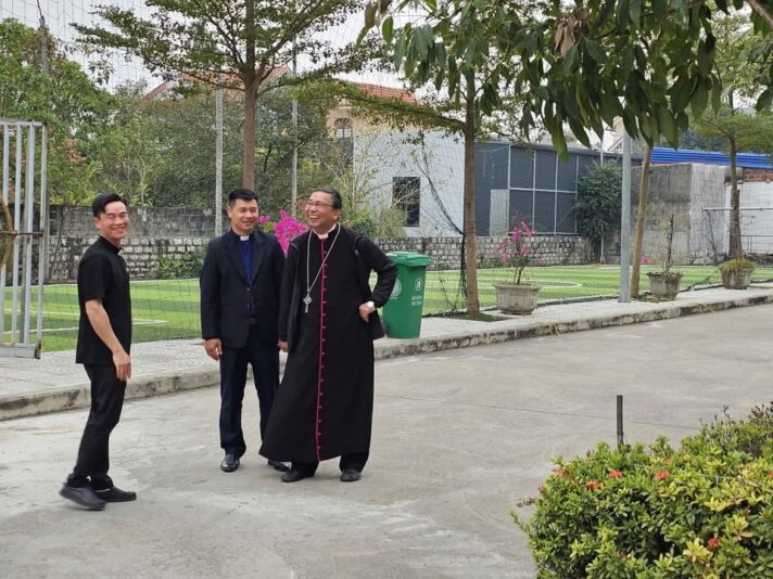 fb-104570015177619_881692294366518