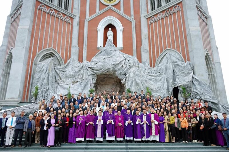 fb-104570015177619_881692294366518