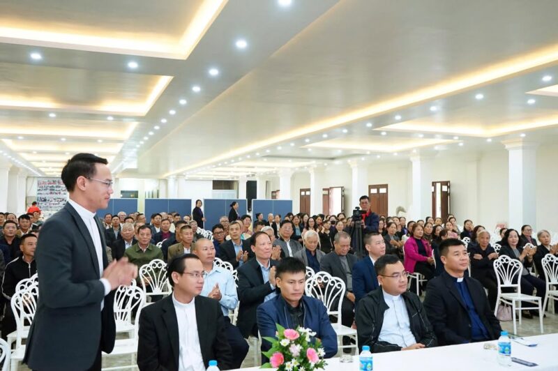 fb-104570015177619_881692294366518