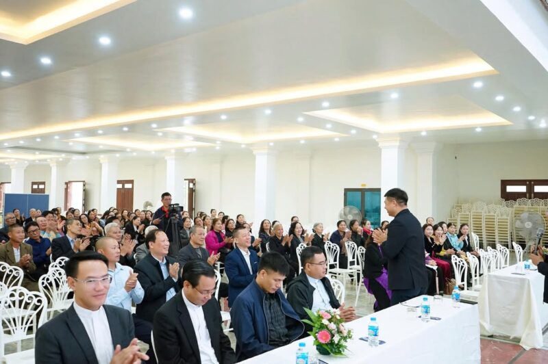 fb-104570015177619_881692294366518