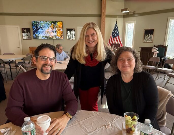 fb-1094082193990443_1316845107151956