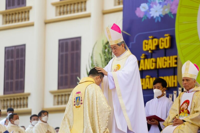 fb-732768673513037_1174510888139127