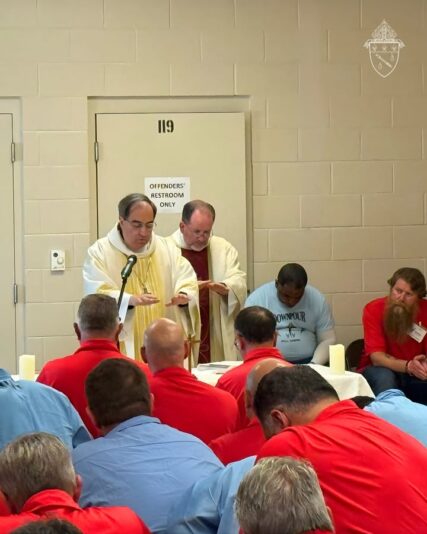 fb-159601077411766_1237466851858327