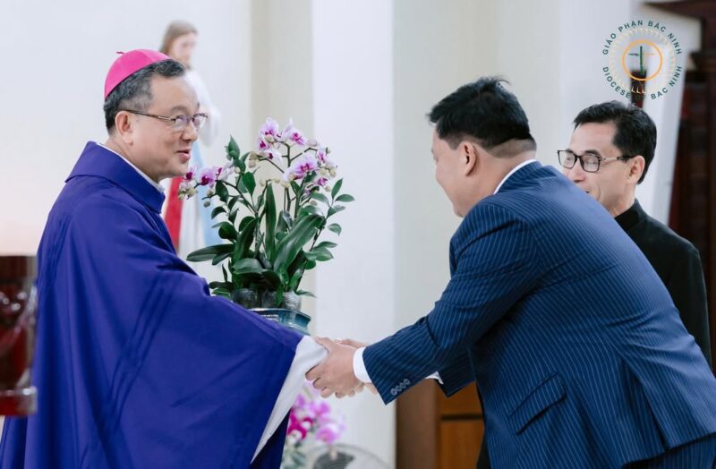 fb-732768673513037_1174903584766524