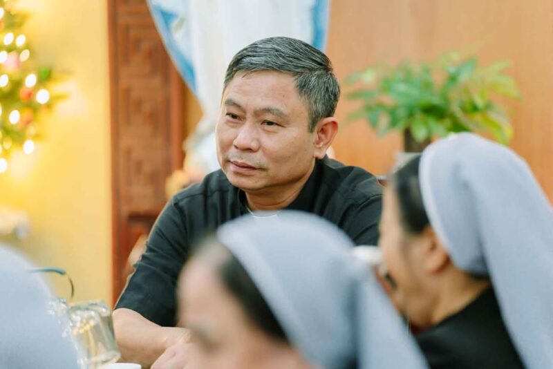 fb-104570015177619_883316677537413