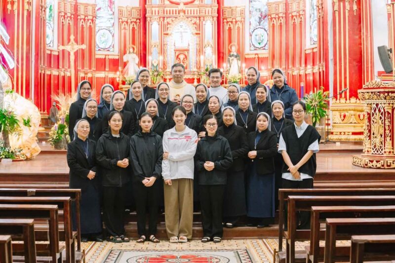 fb-104570015177619_883316677537413