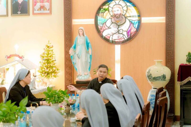 fb-104570015177619_883316677537413