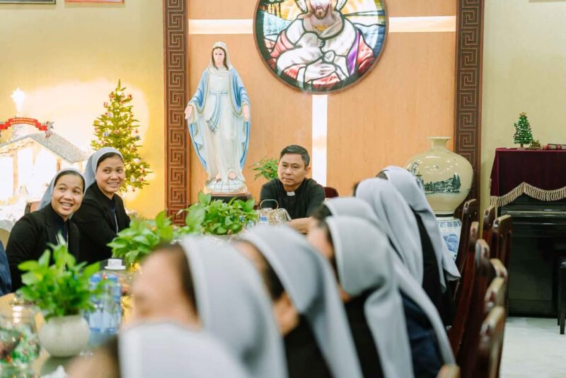 fb-104570015177619_883316677537413