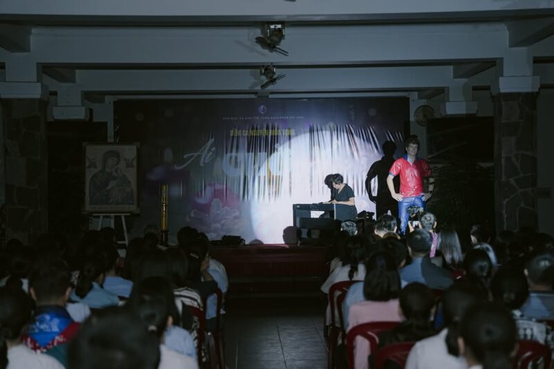 fb-1412890555518868_1263646842464134