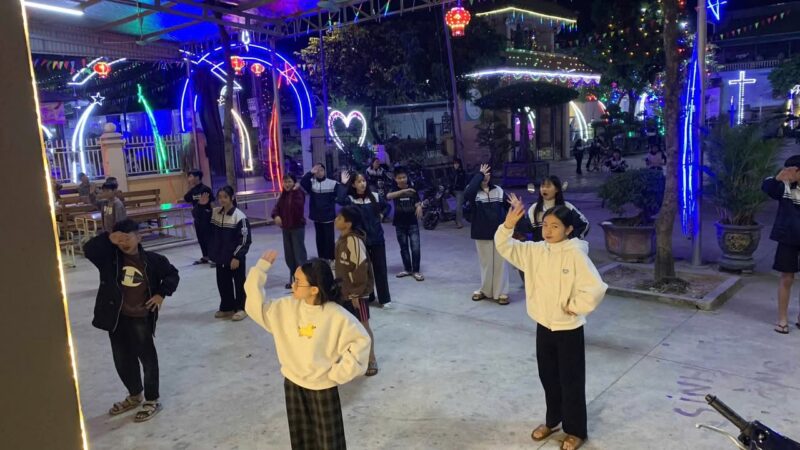 fb-732768673513037_1175513051372244