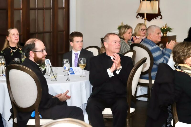 fb-1094082193990443_1318481676988299