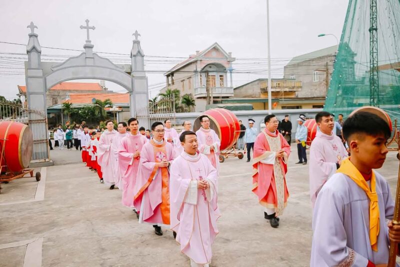 fb-104570015177619_884095897459491