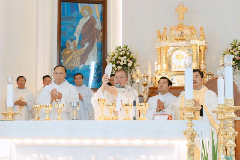 fb-104570015177619_884048224130925