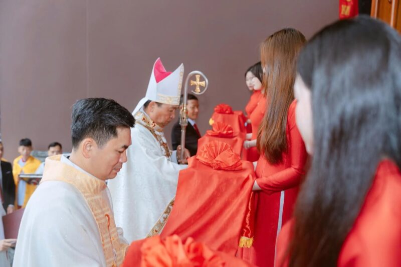 fb-104570015177619_884048224130925