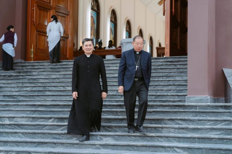 fb-104570015177619_884048224130925